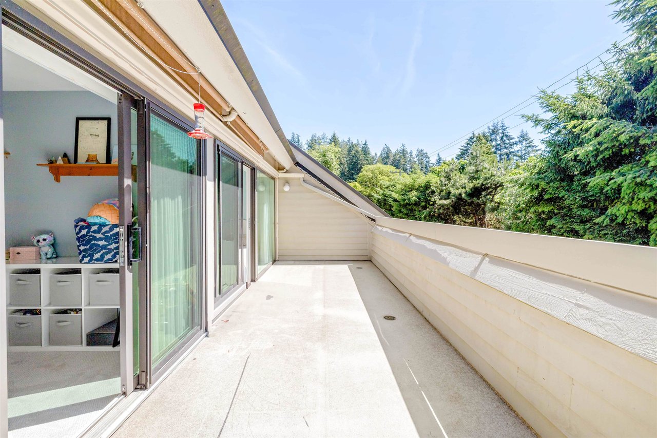 9-4957 Marine Dr