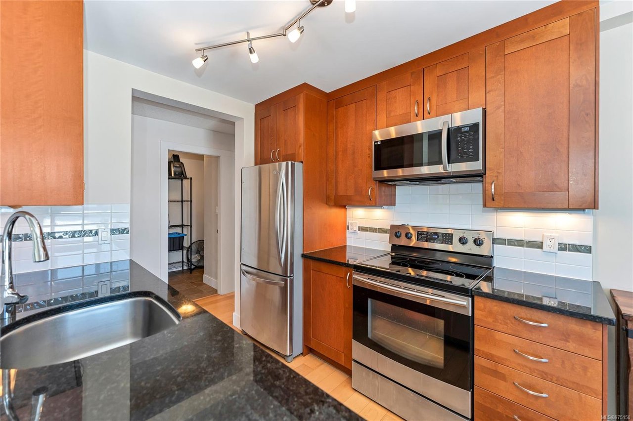 304-2515 Dowler Pl