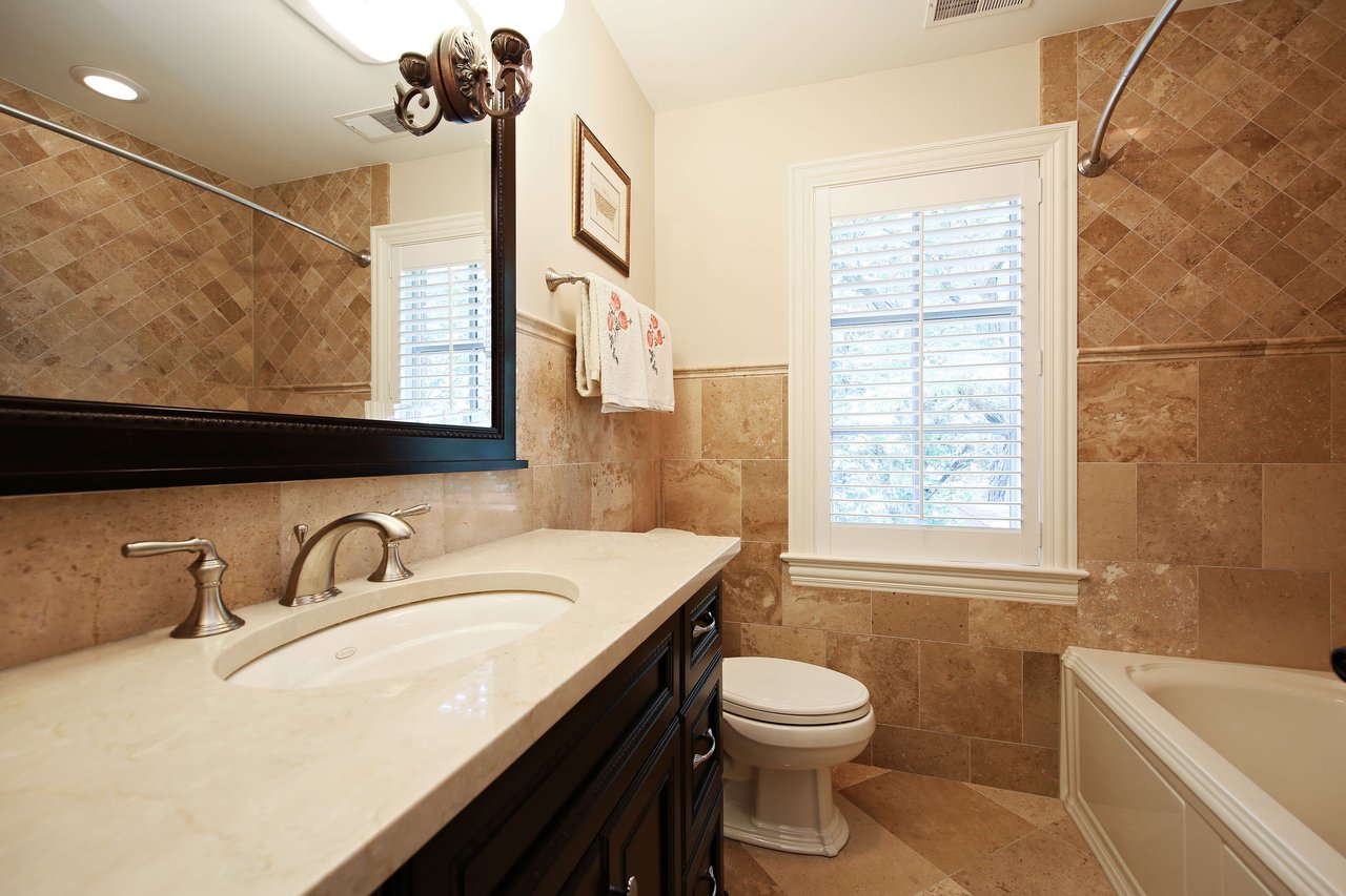 Gorgeous Home on Quiet Cul-De-Sac