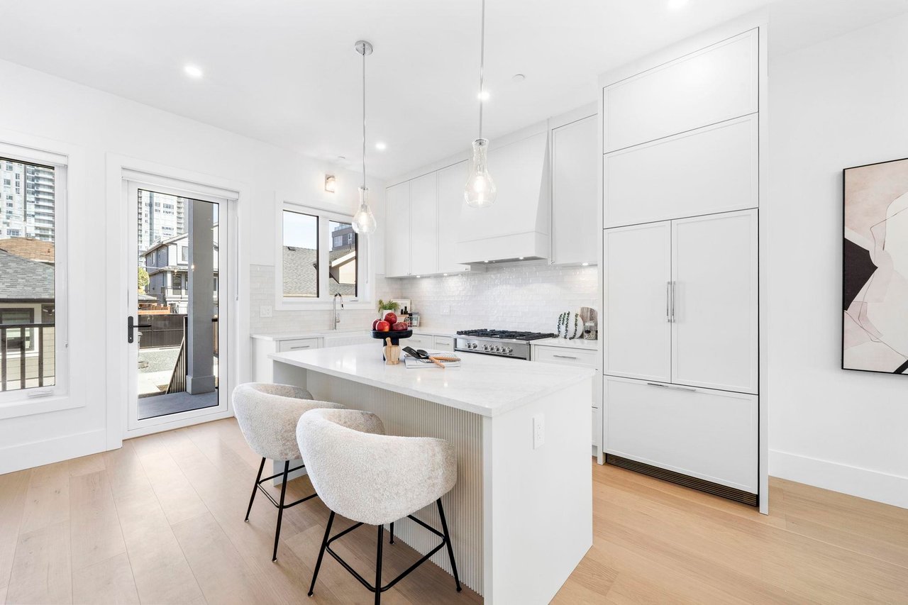 529 W 61st Ave