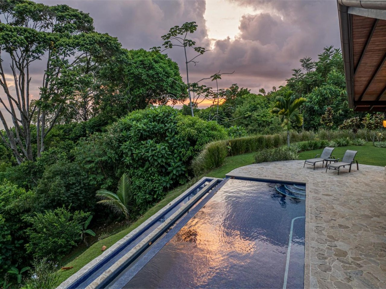 Whale Tail View Home, Dominical, Puntarenas