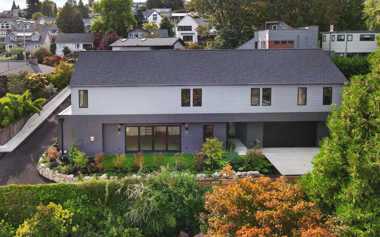 Stylish & Sophisticated New Build in Hawthorne Hills