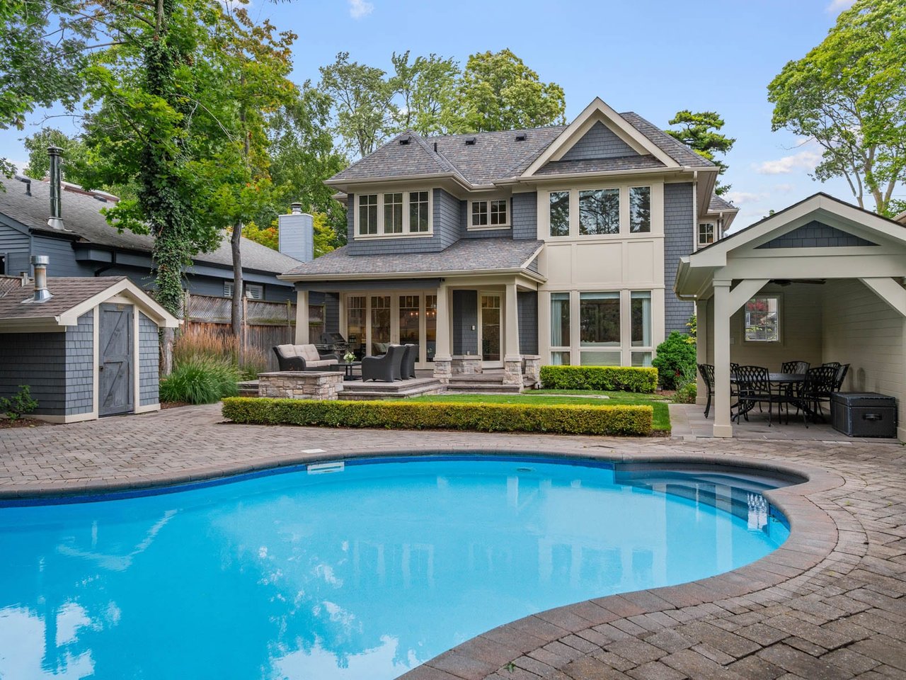 32 Howard Ave
