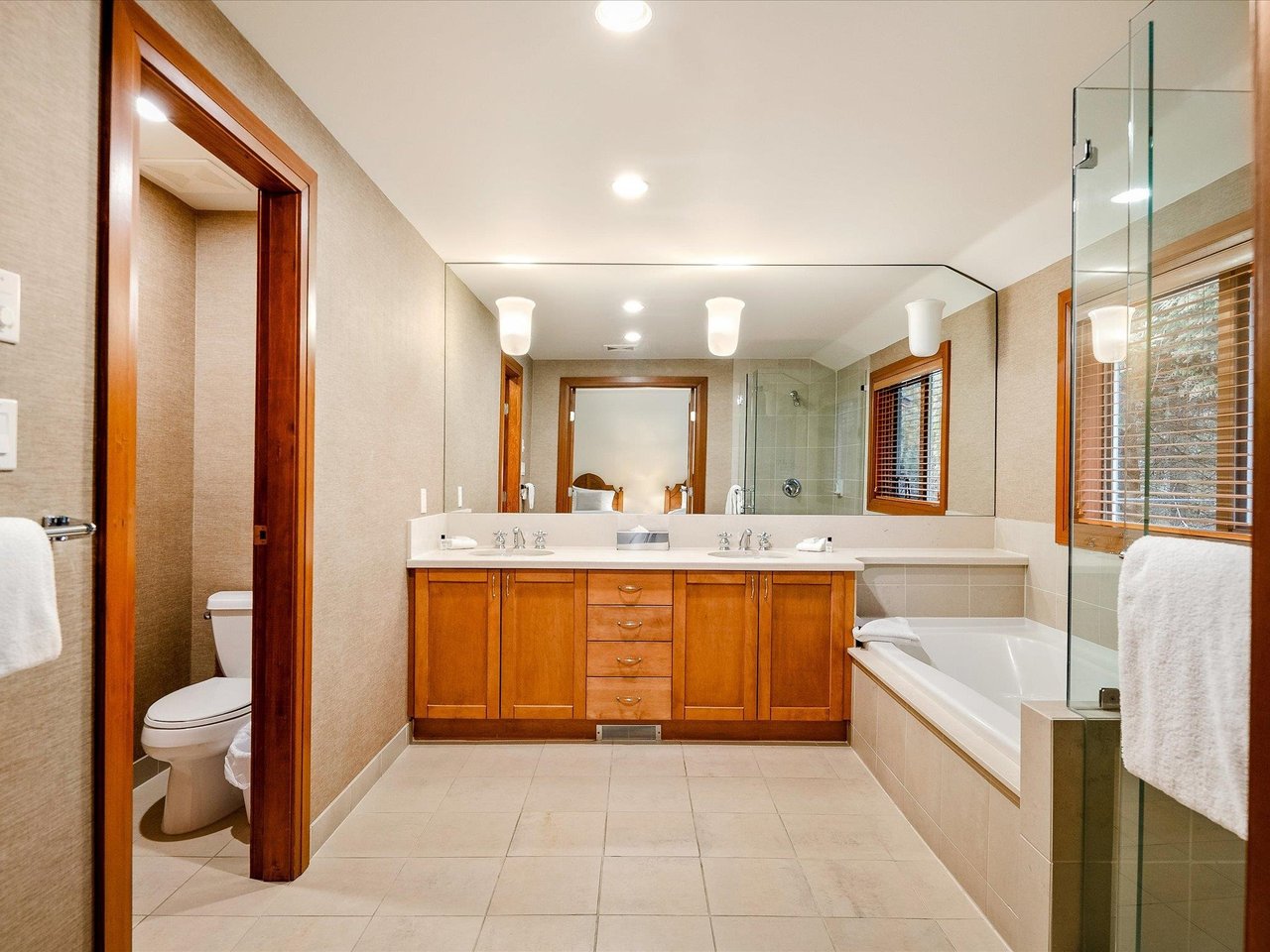 4821C Casabella Cres