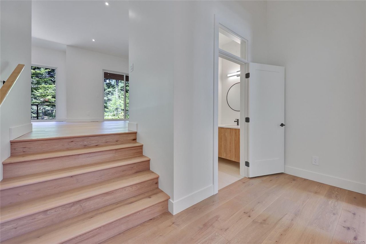 3909 Olympian Wy