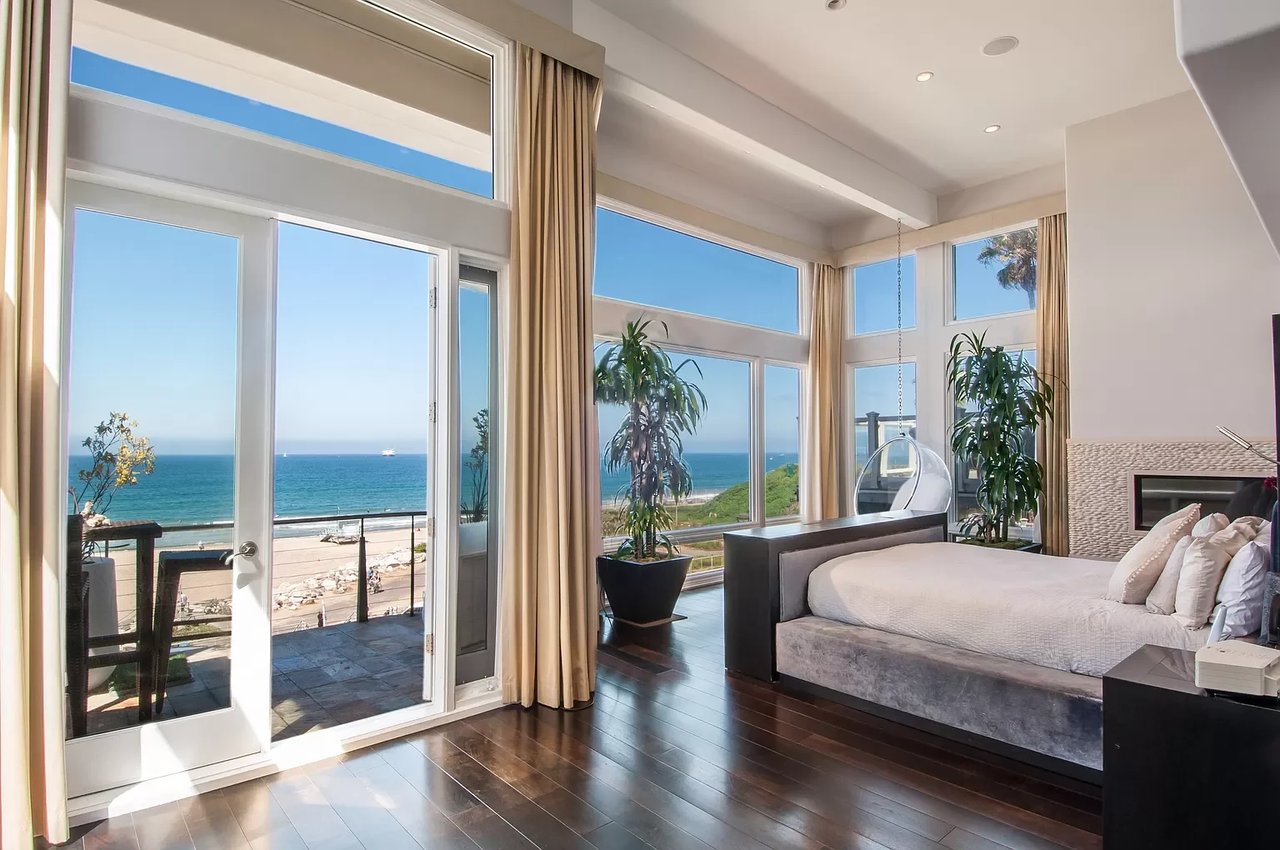Lease on The Strand