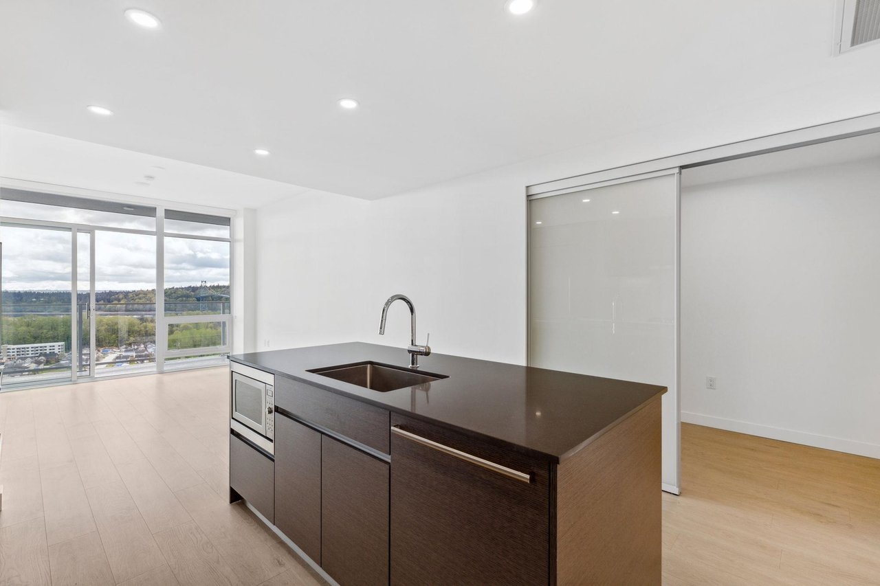 2105-200 Klahanie Ct