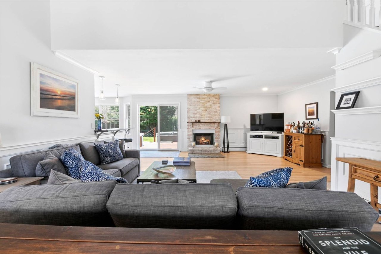 3 Hedges Ave