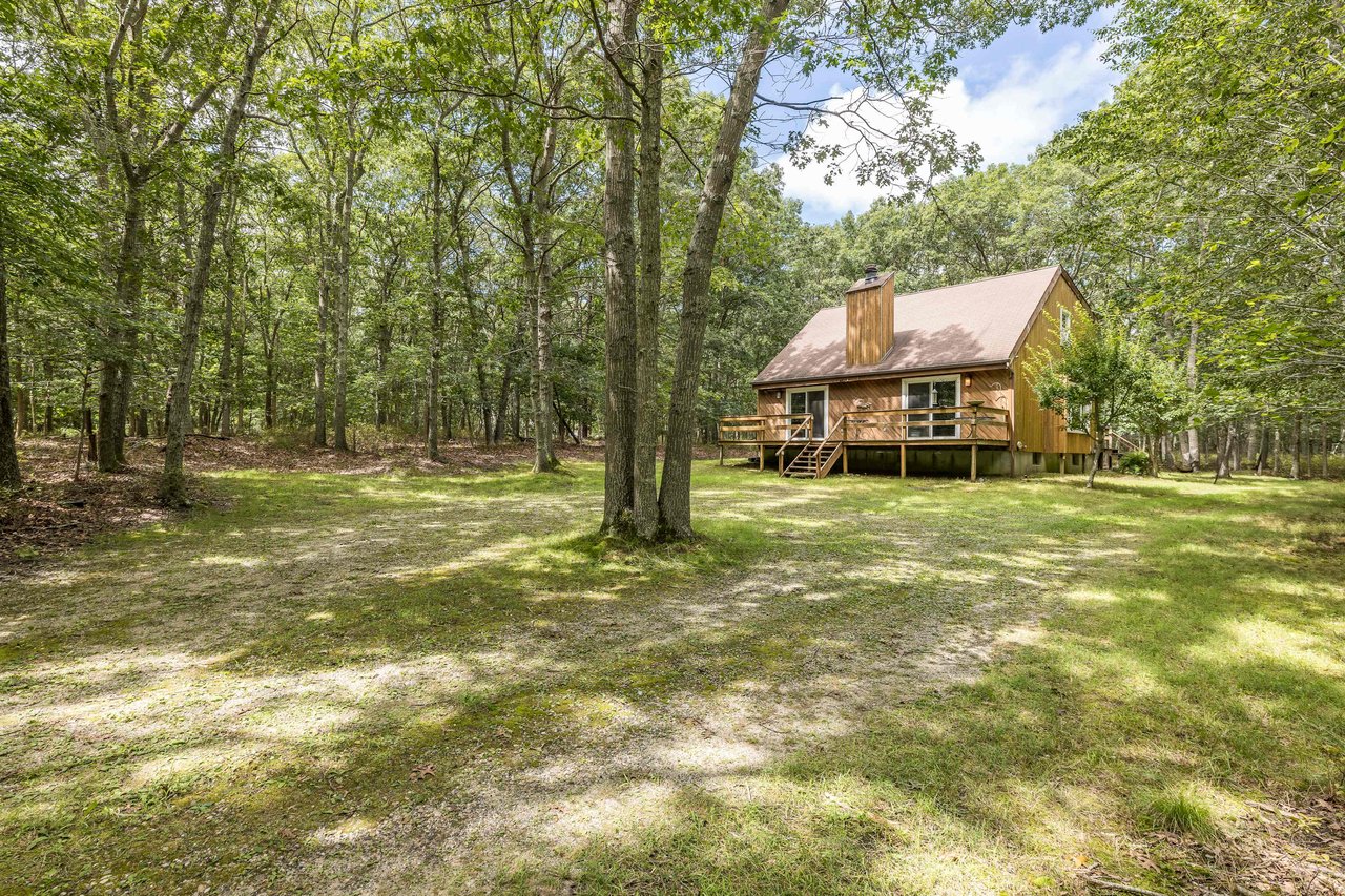 34 Middle Highway, East Hampton