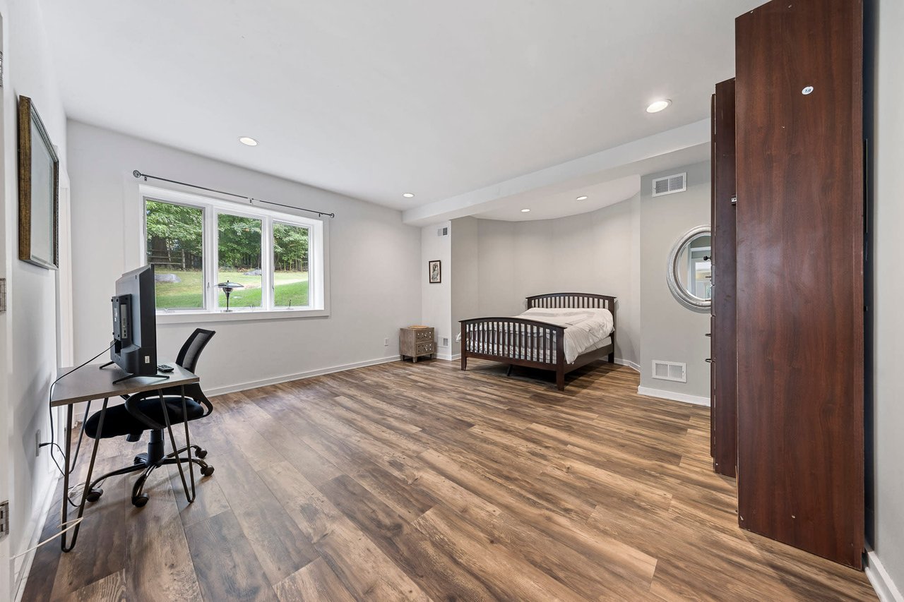14 E Hill Ct, Cresskill