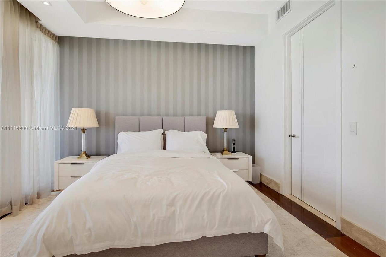 9705 Collins Ave, #1403N