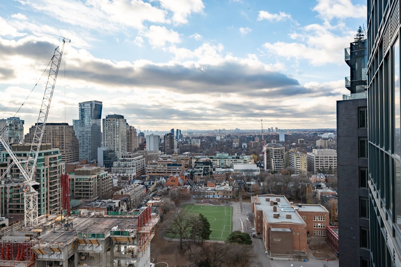 The Yorkville Condos | Sun filled Yorkville Residence