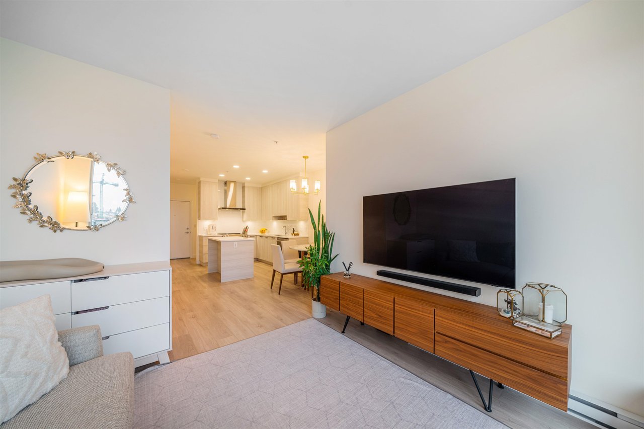 606-7169 14th Ave