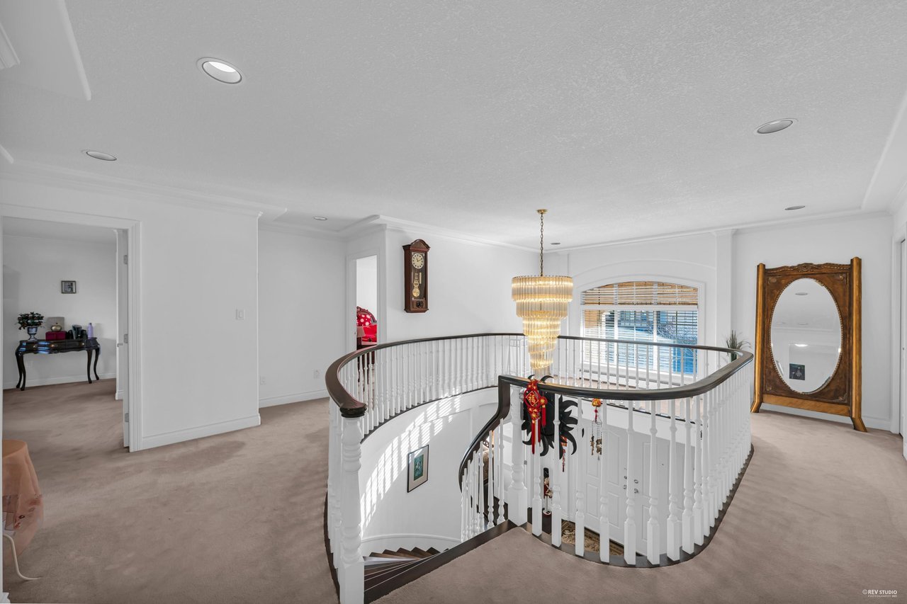 8075 Reigate Rd