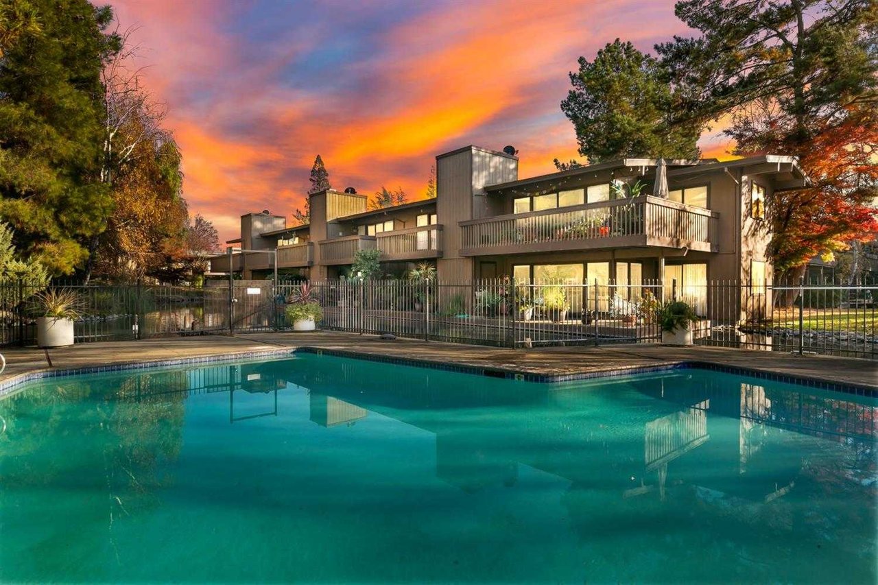 2482 Larkspur Lane Unit 182