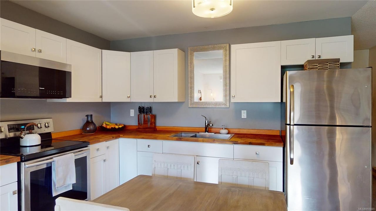 3-1956 Glenidle Rd, Sooke