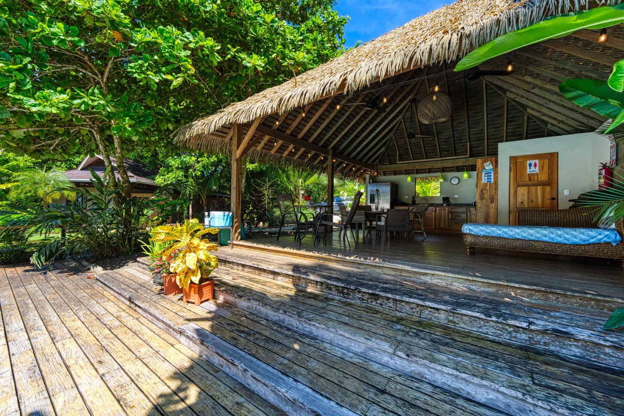 Boutique Hotel Overlooking the Pacific Ocean