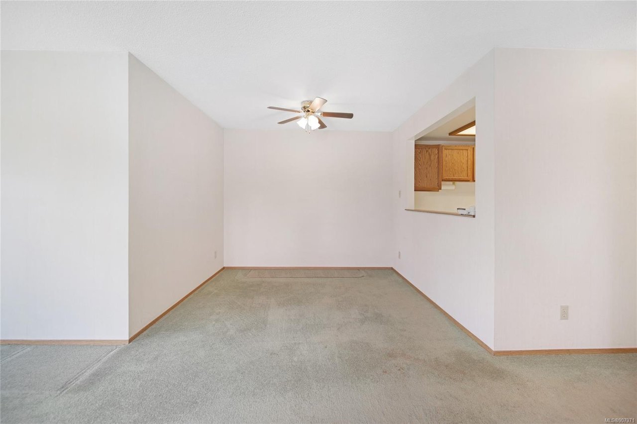 205-1252 Pandora Ave