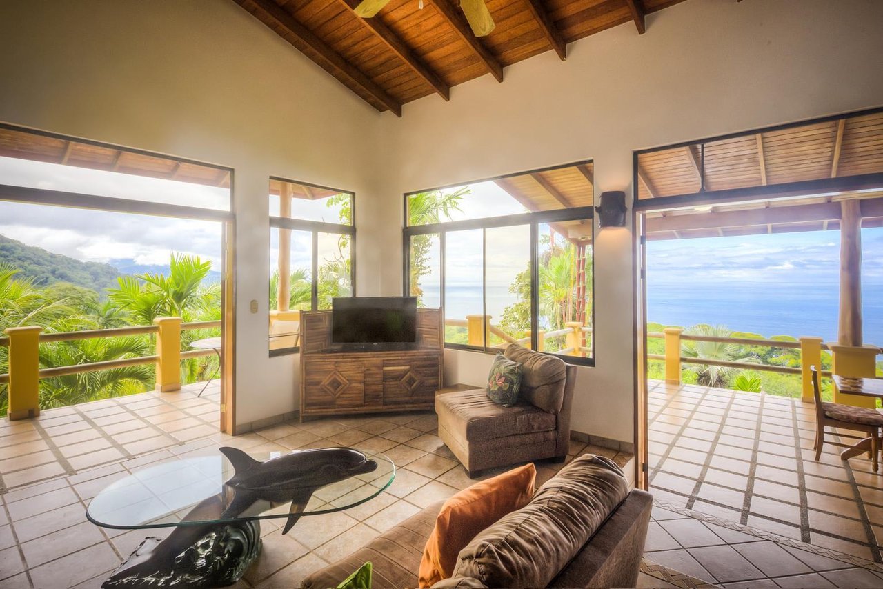 Casi Cielo, 4 Bed Ocean View House W. 2 Bed Guest House