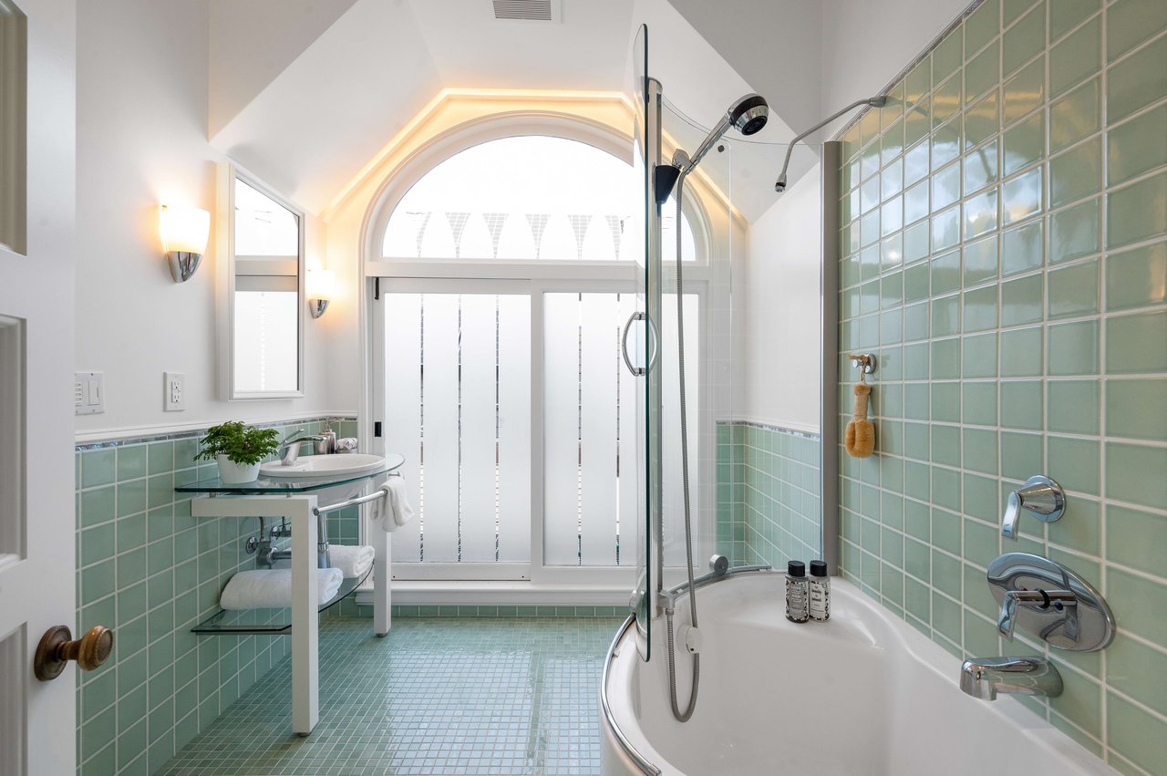 Grand Pacific Heights Home on a Coveted Flat Block between Lafayette & Alta Plaza Parks