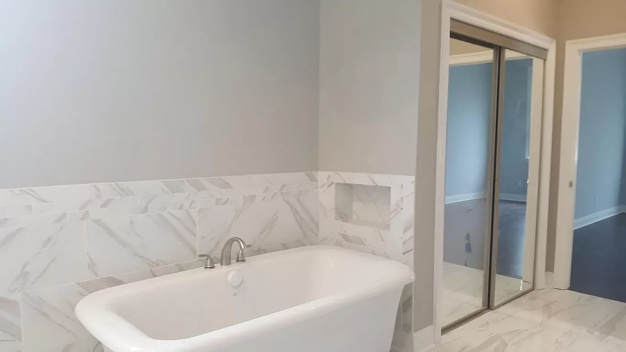 2404 PELICAN BAY Court