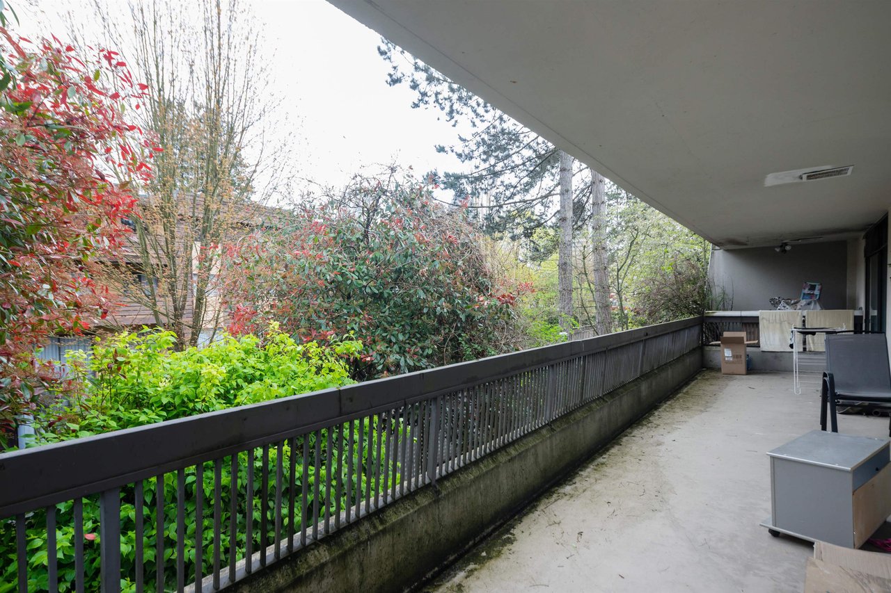 212-5932 Patterson Avenue, Burnaby
