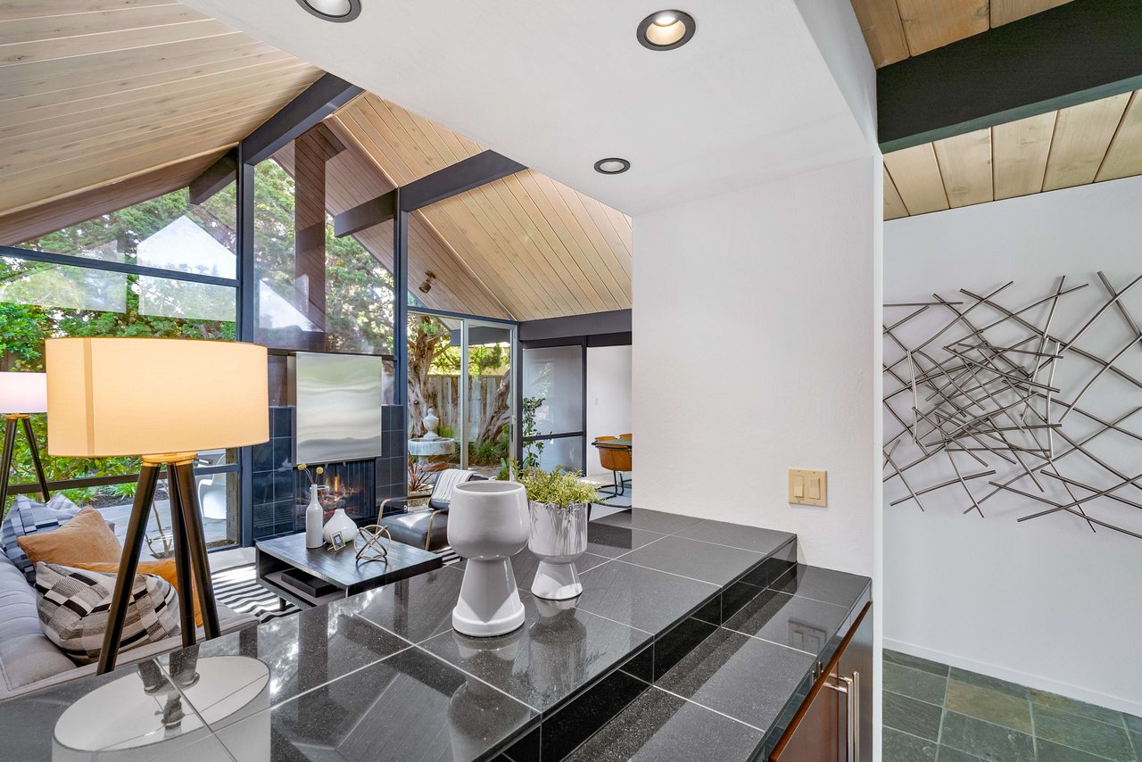 958 Eichler Drive