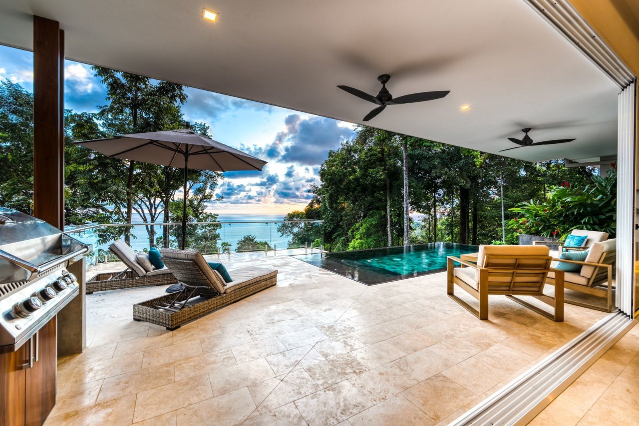 Modern Luxury Ocean View Home, Dominical, Puntarenas