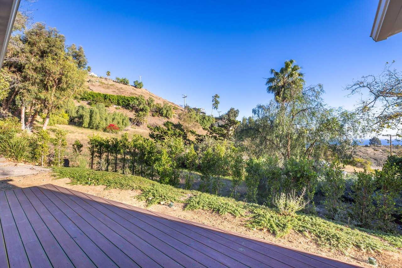 Entire Malibu Estate, 2 Hot tubs, Guest house