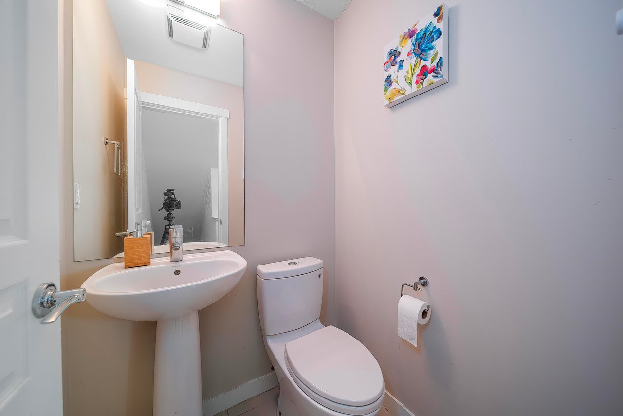79-10489 Delsom Cres Cres