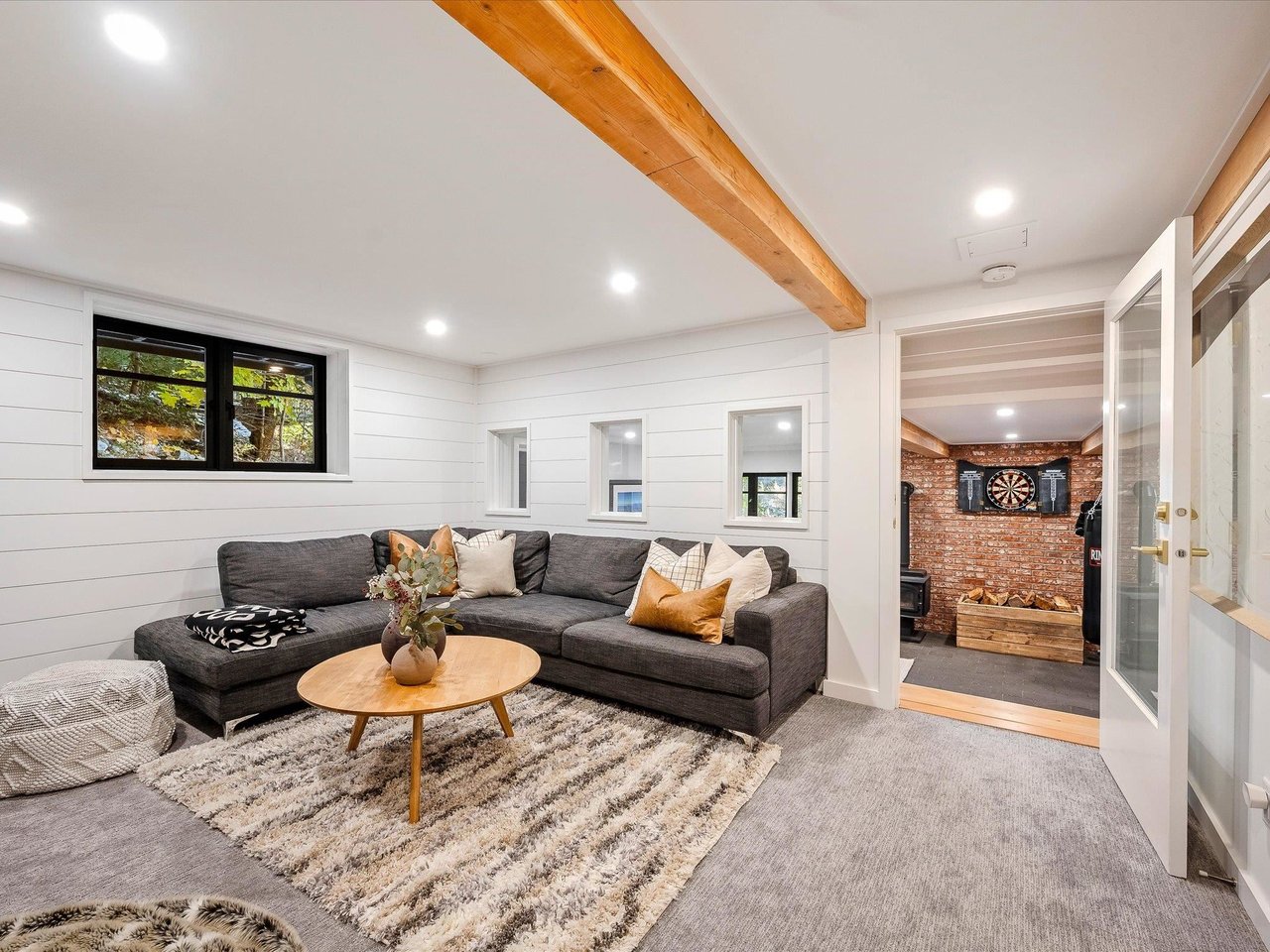 9251 Emerald Dr