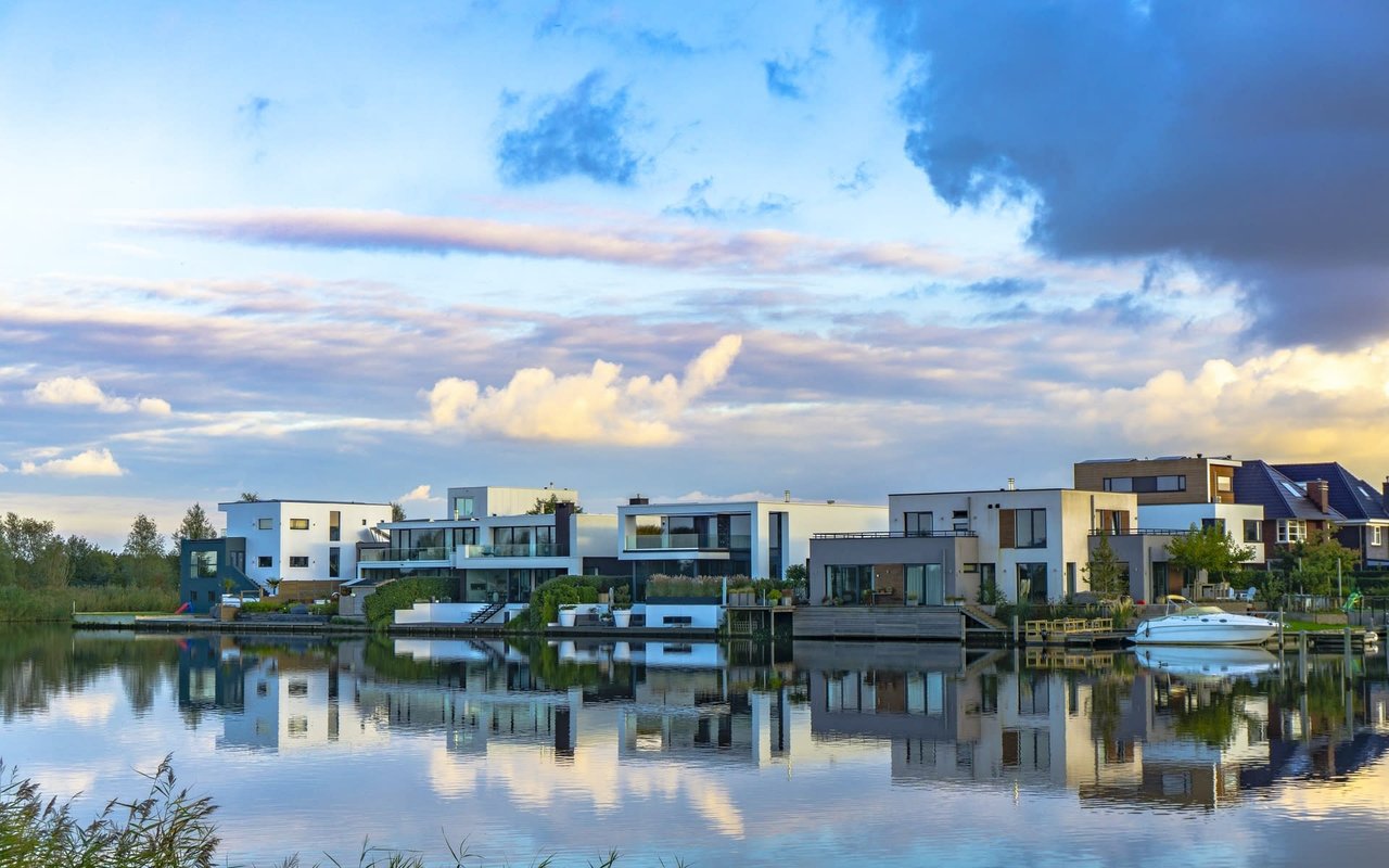 Jack Elkins Showcases Five Spectacular Waterfront Homes