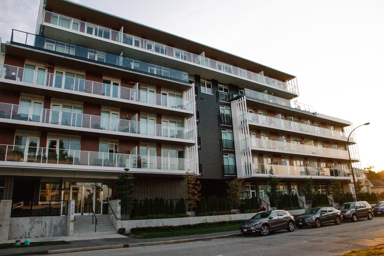 212-528 W King Edward Ave