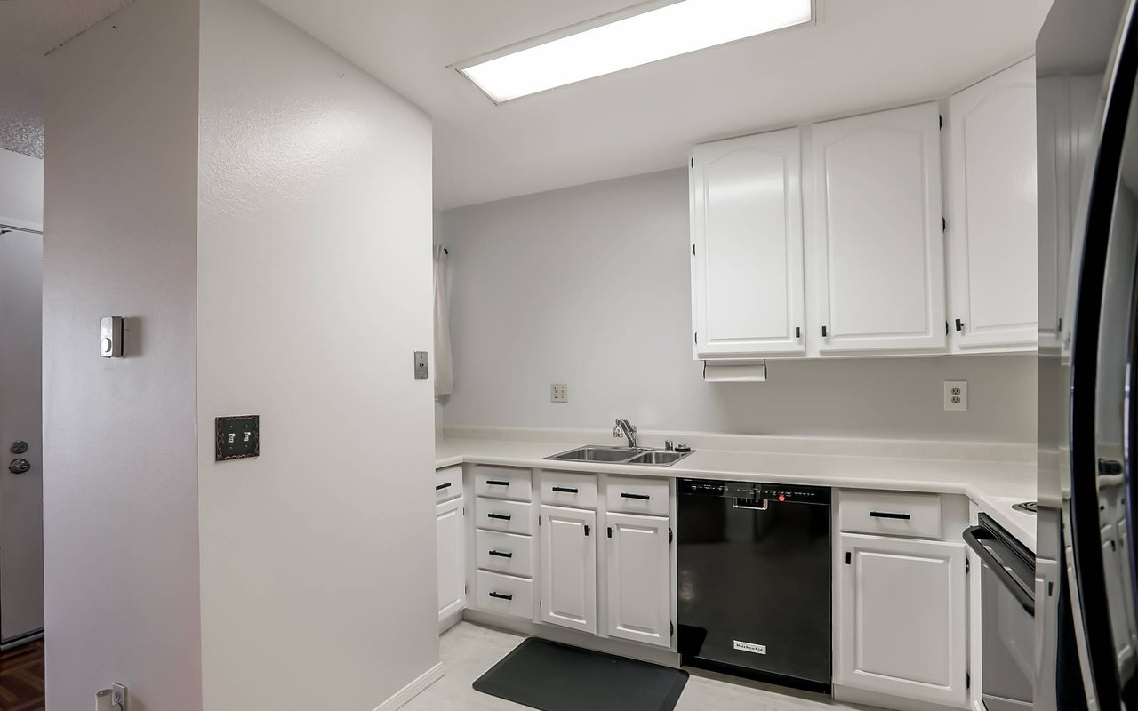 1055 N Capitol Ave, #127