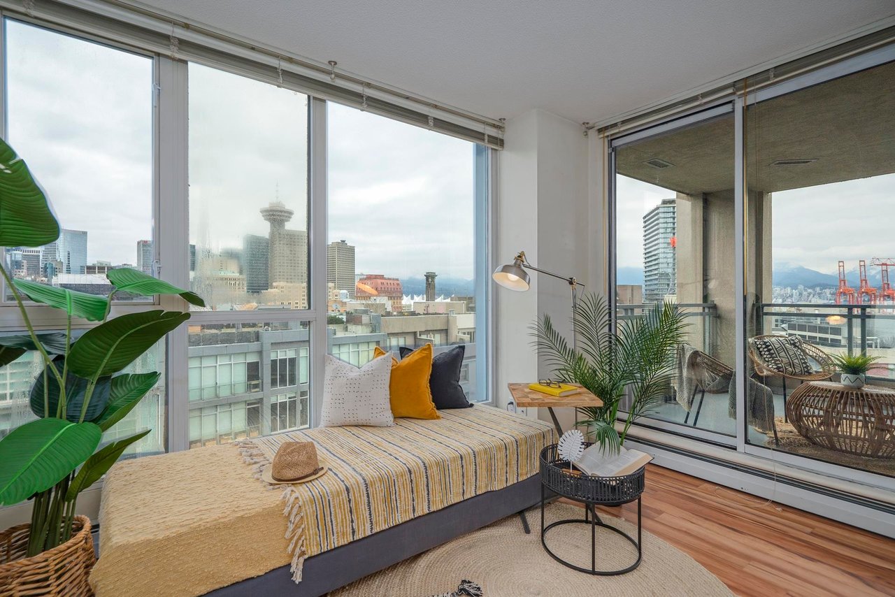 1302-183 Keefer Pl