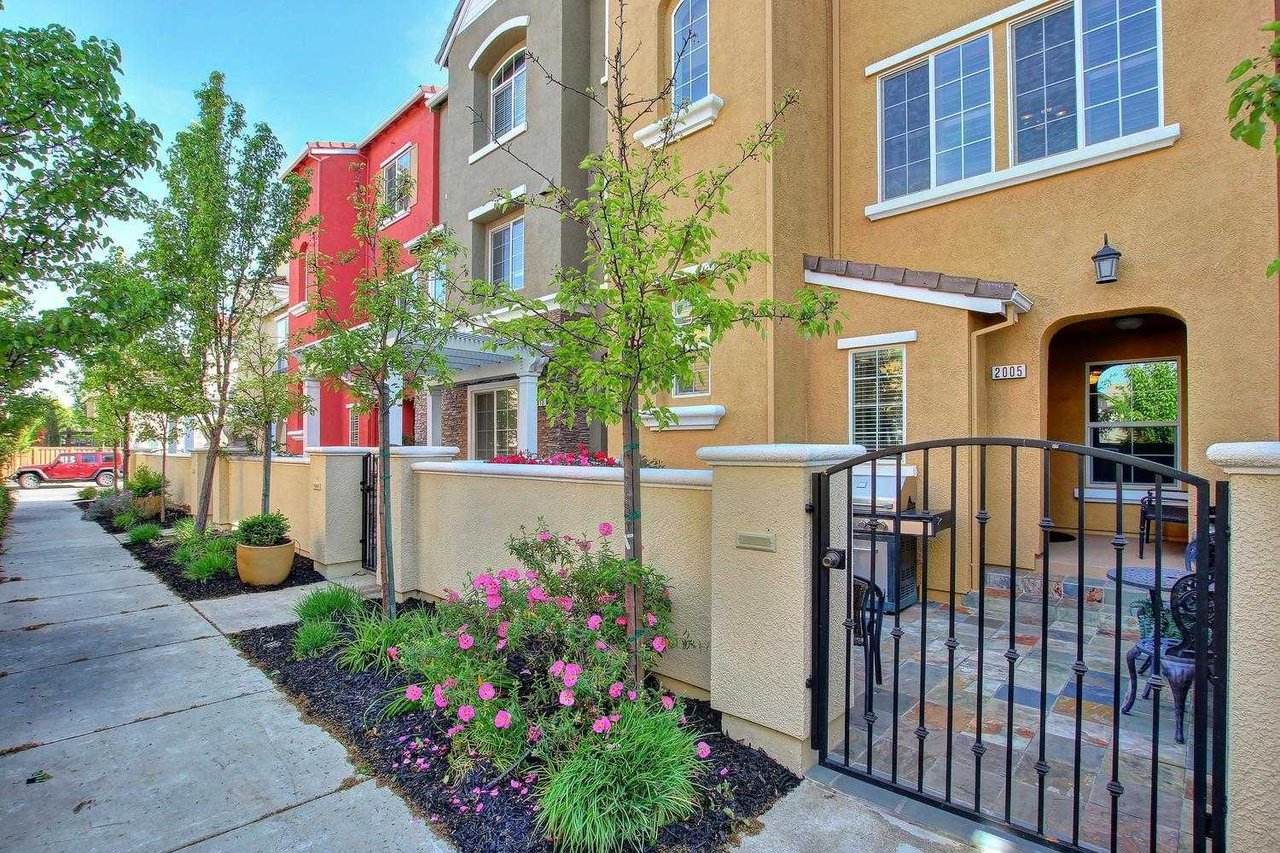 2005 Camino Real