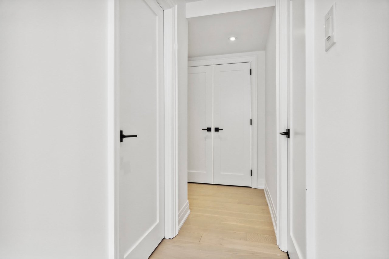65 Skymark Drive #701