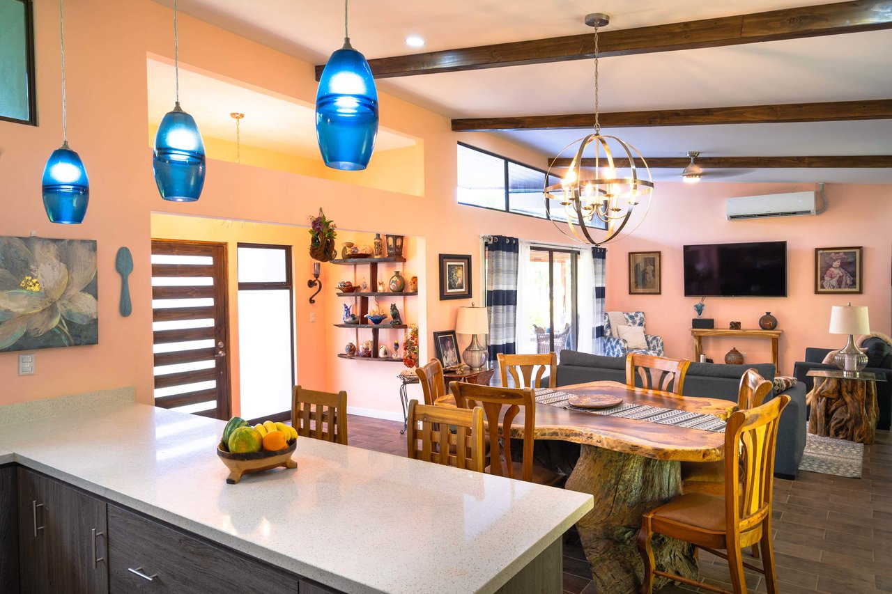 Three home stunning estate close to Quepos