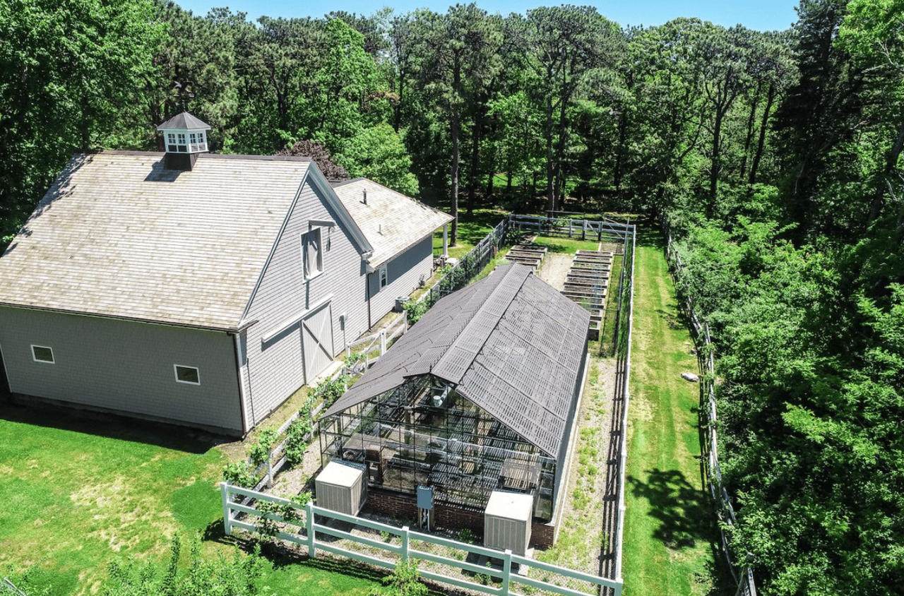 U.S. Homes From Coast to Coast Boasting of Greenhouses