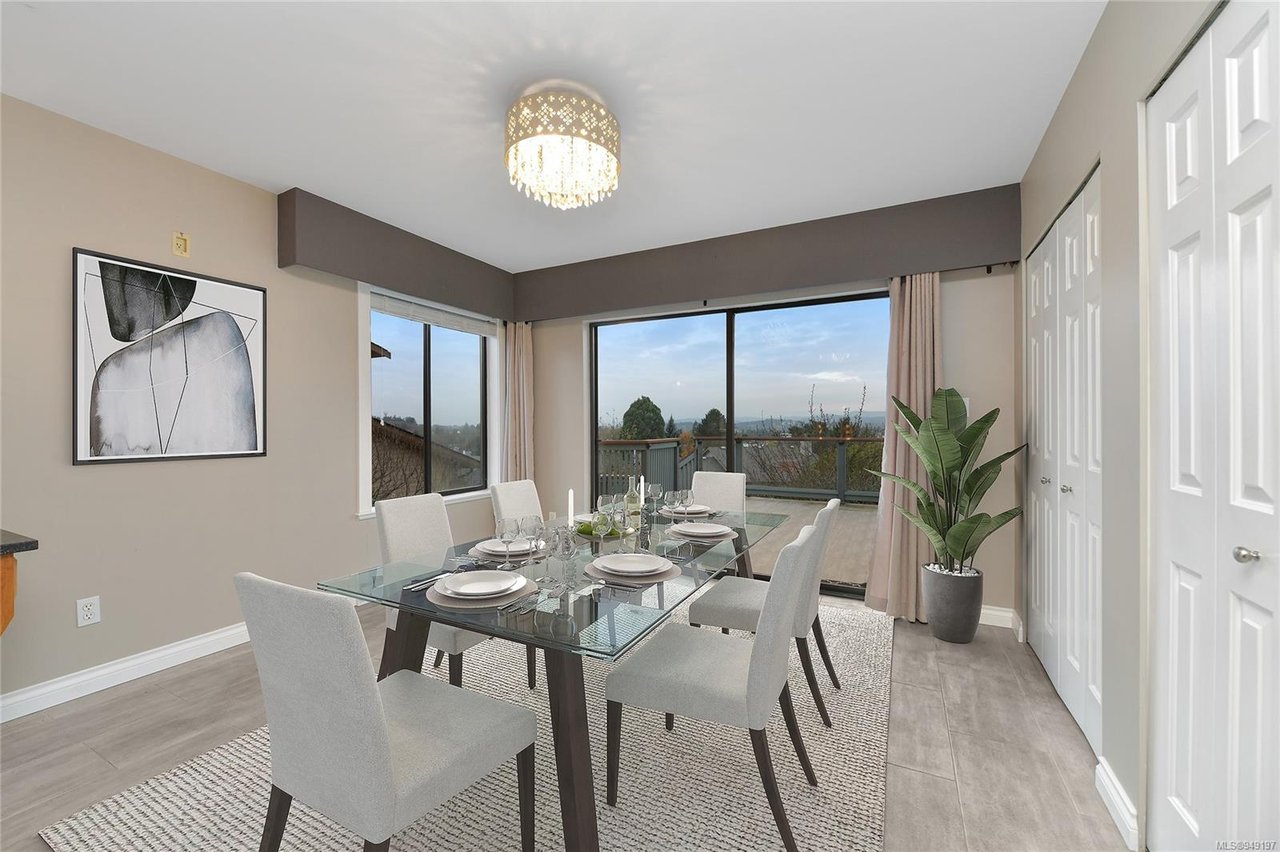 879 Denford Cres