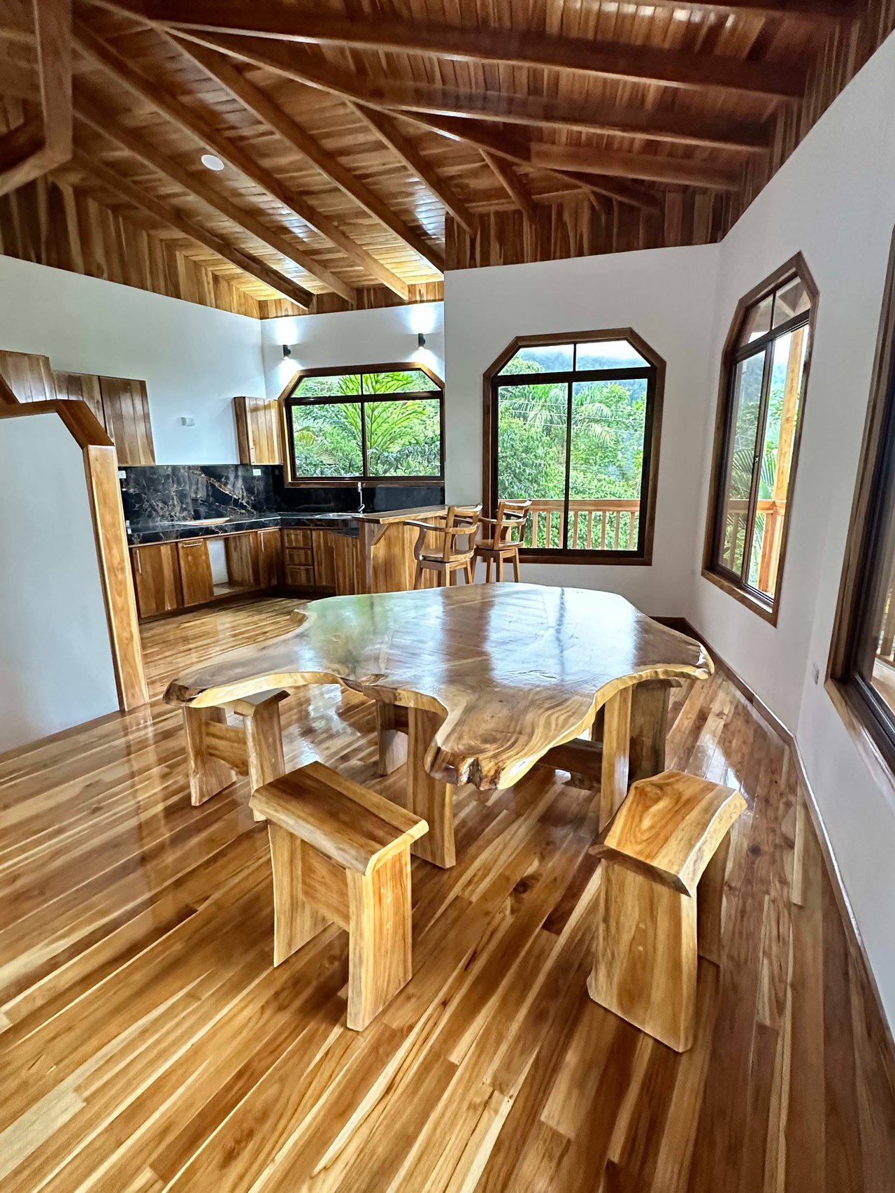 Discover the Charm of an Exotic Home in Las Tumbas, Costa Rica