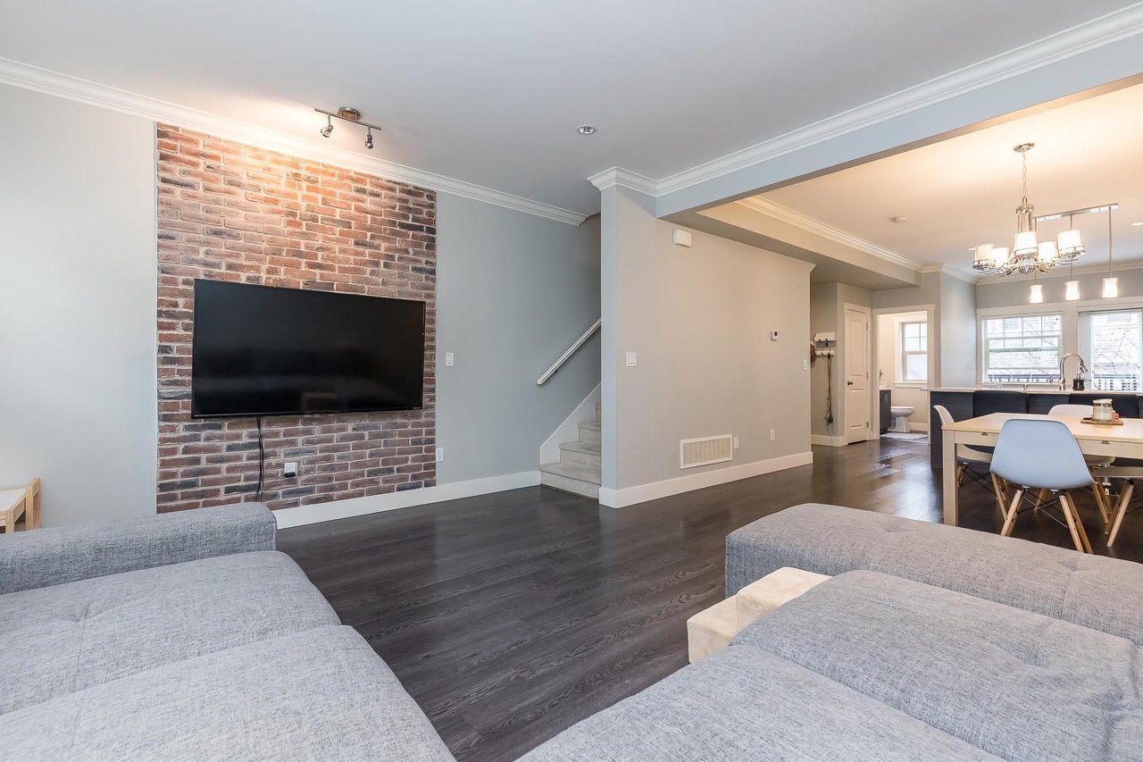 12-19097 64 Ave