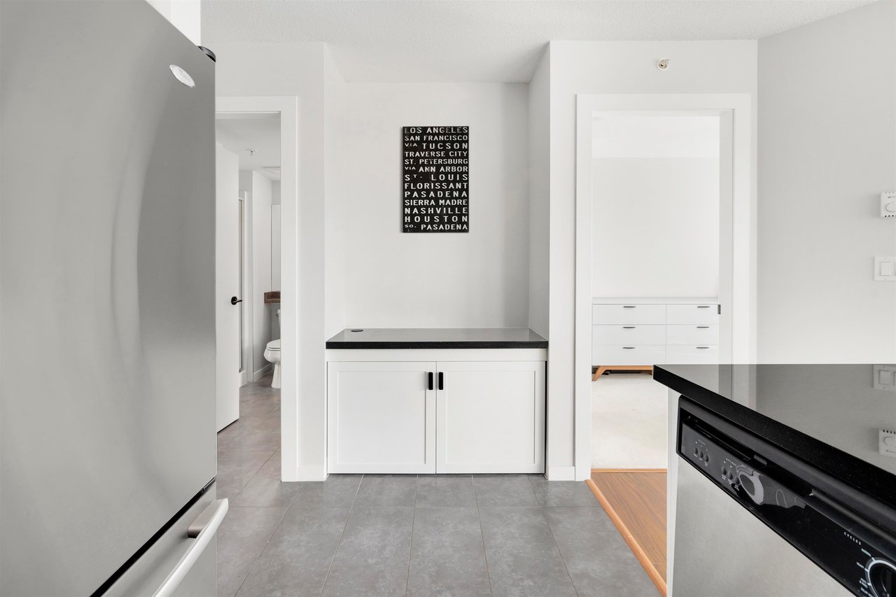 608-2133 Douglas Rd