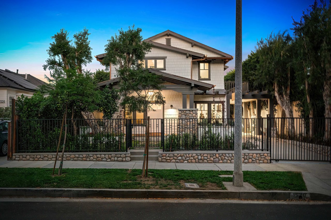 1520 N Sierra Bonita Ave, Sunset Square