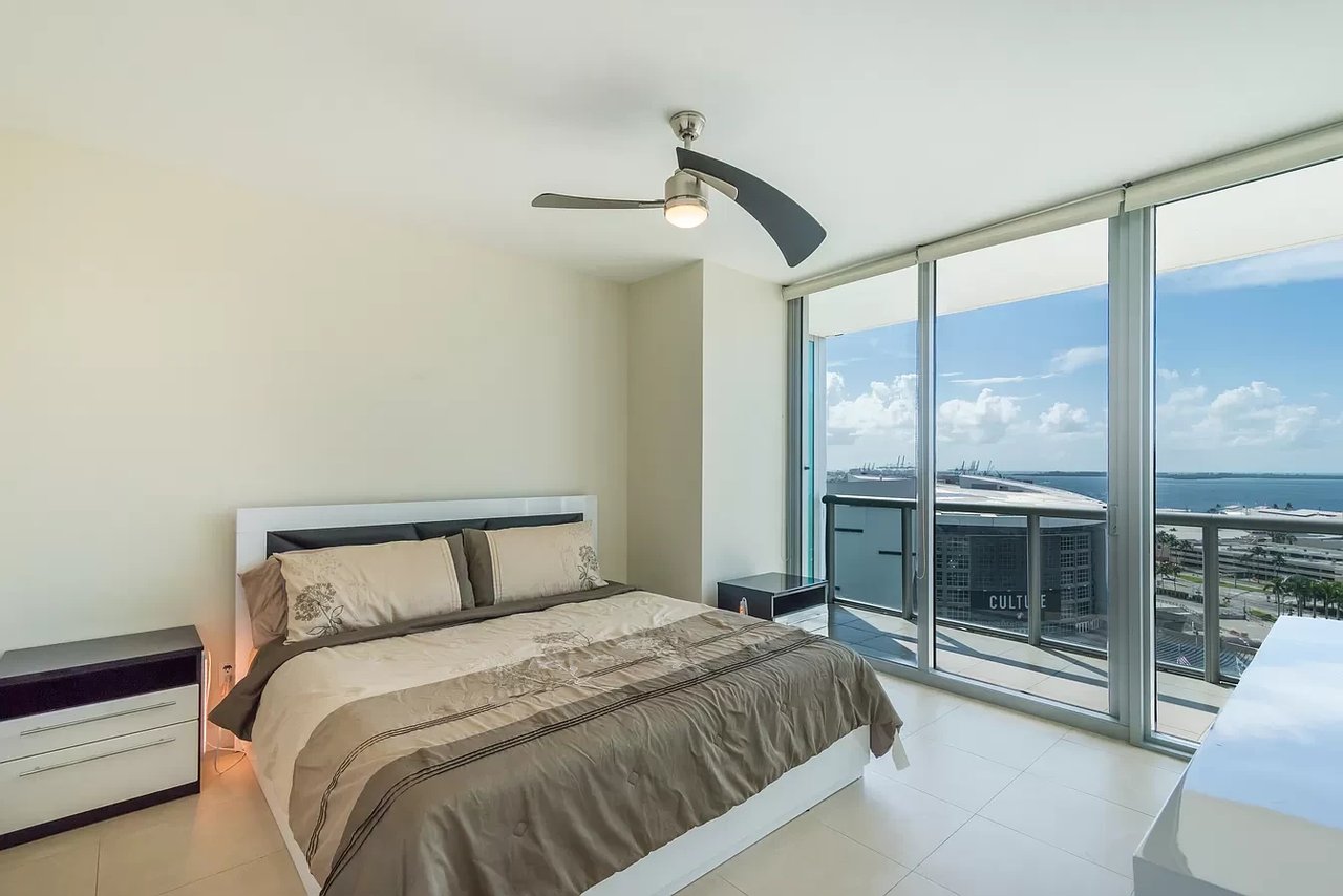 888 Biscayne Blvd, #1604