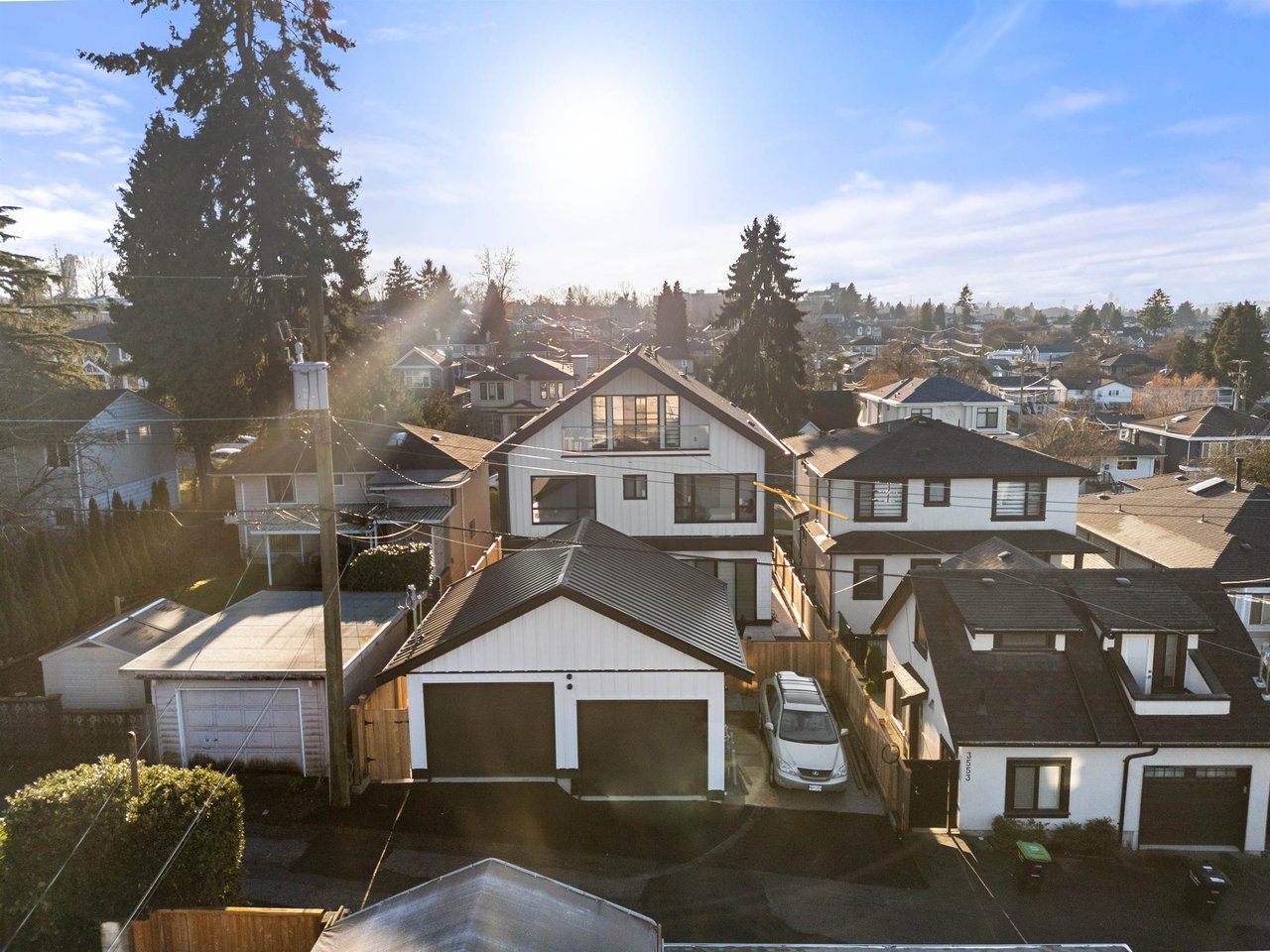 1-3559 Haida Dr