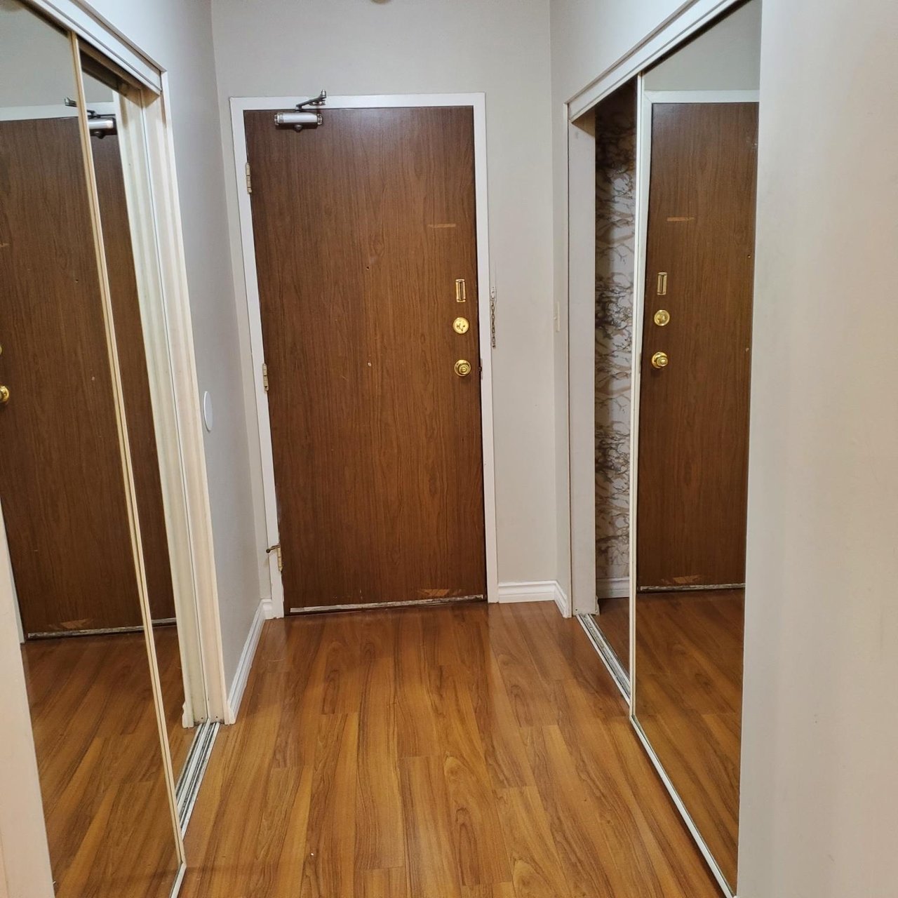 203-255 E 14th Ave