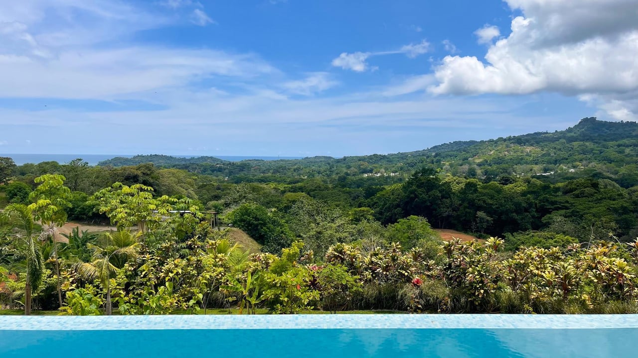 Captivating Estate with Stunning Views in Ojochal