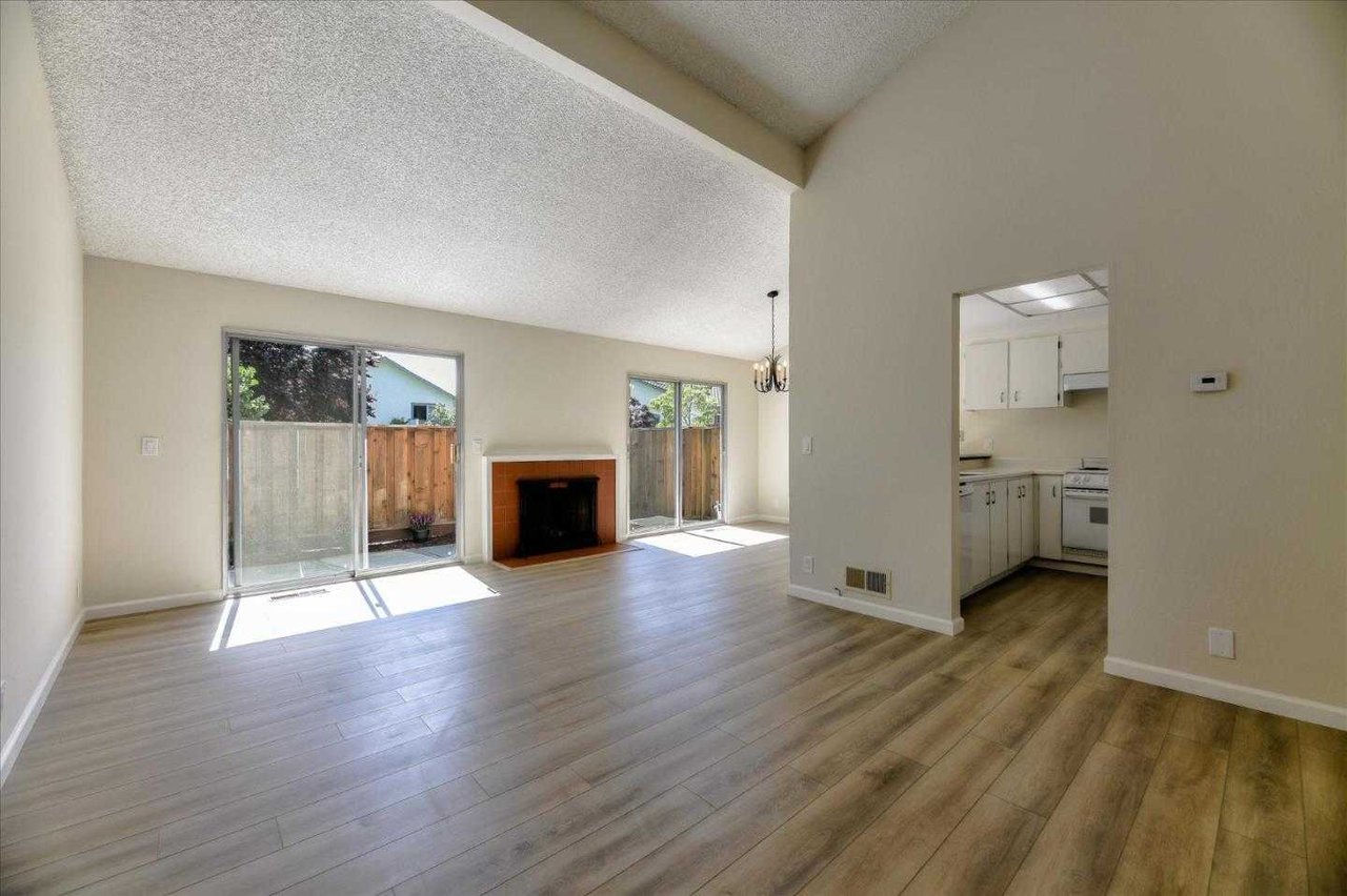 10918 Northshore SQ