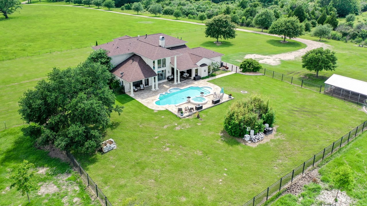 5538 FM 529 Bellville, Tx 77418